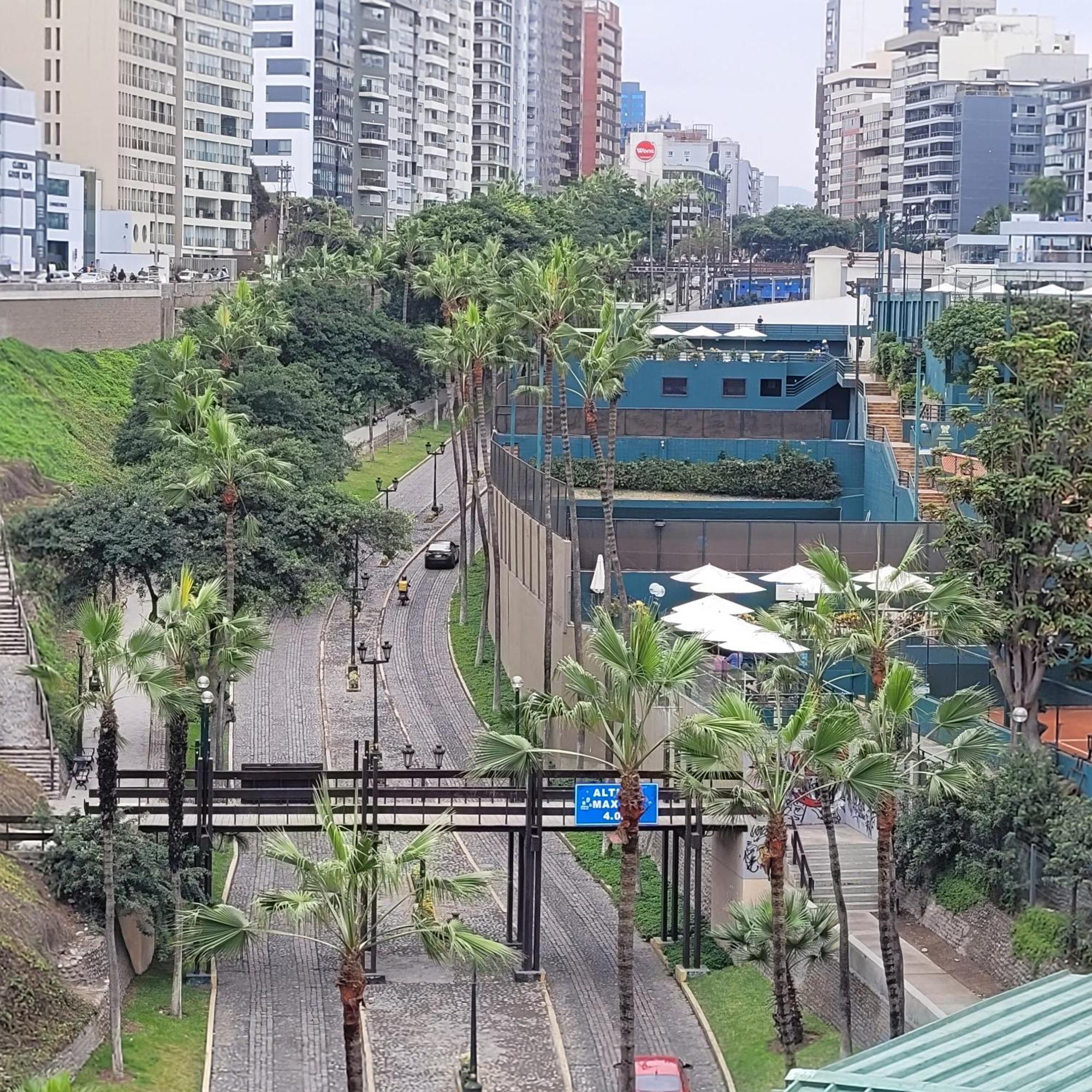 The Guest House 1 At The Booming Center Of Miraflores, Lima - Peru Esterno foto